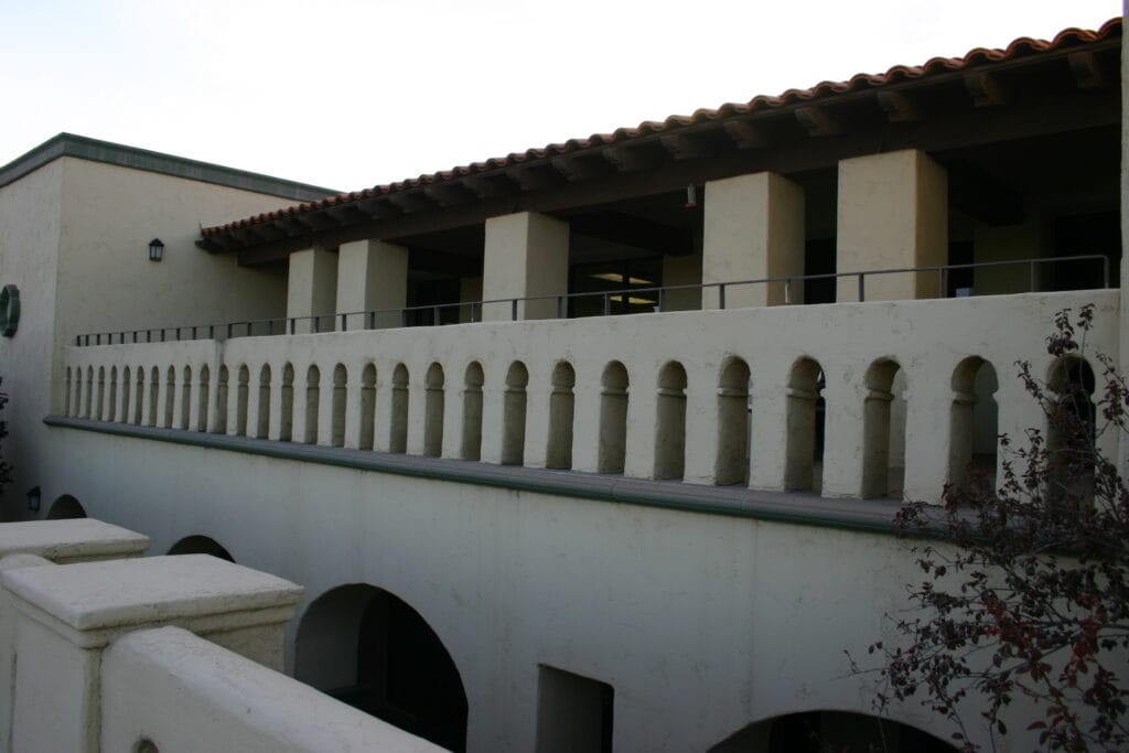 arizona home with pillars